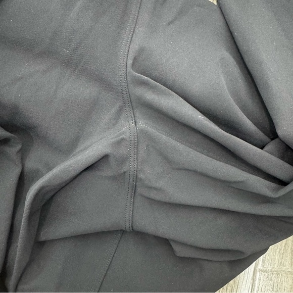 Lululemon Black Stretch High-Rise Pull-On Pant 31" Length 69% nylon 31% lycra 4 - Picture 11 of 15